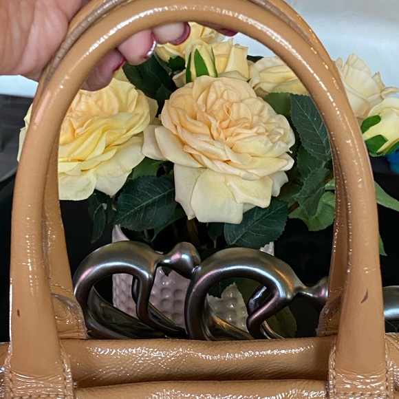 Authentic YSL Easy Bag Patent Leather - Picture 10 of 16